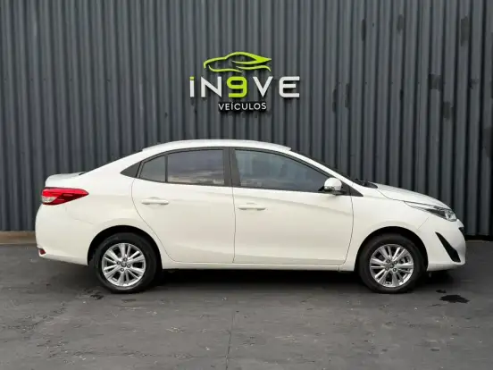 TOYOTA-YARIS-2018