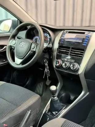 TOYOTA-YARIS-2018
