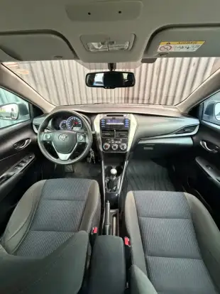 TOYOTA-YARIS-2018
