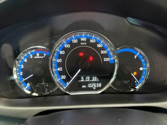 TOYOTA-YARIS-2018