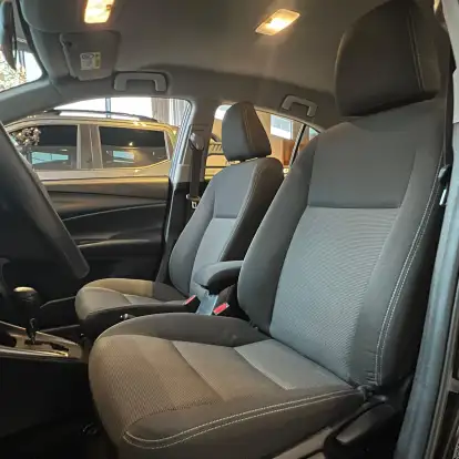 TOYOTA-YARIS-2024