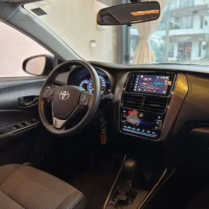 TOYOTA-YARIS-2024