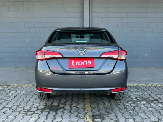 TOYOTA-YARIS-2024