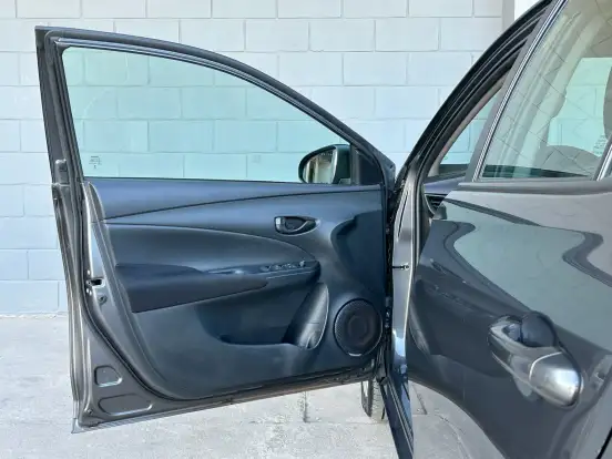 TOYOTA-YARIS-2024