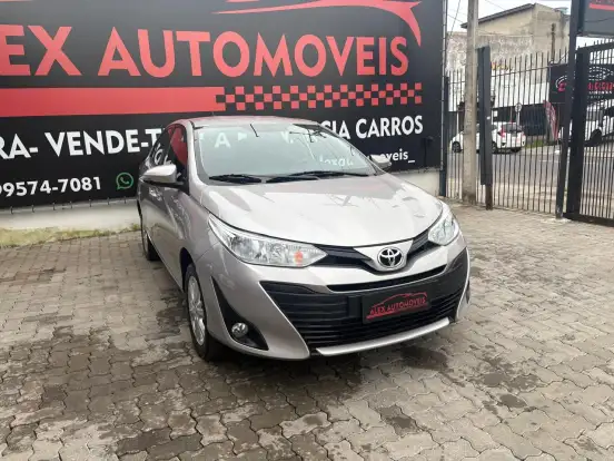 TOYOTA-YARIS-2019