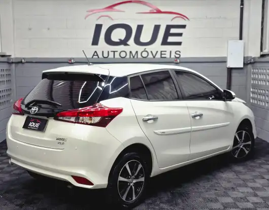 TOYOTA-YARIS-2019