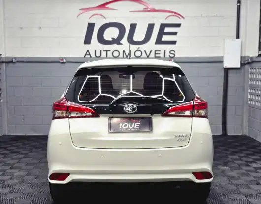 TOYOTA-YARIS-2019