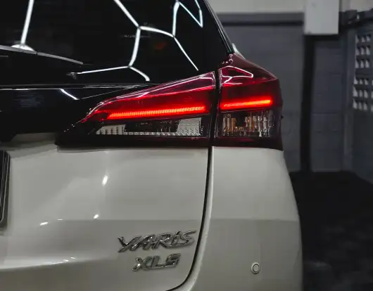 TOYOTA-YARIS-2019