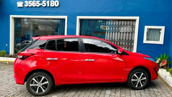 TOYOTA-YARIS-2019