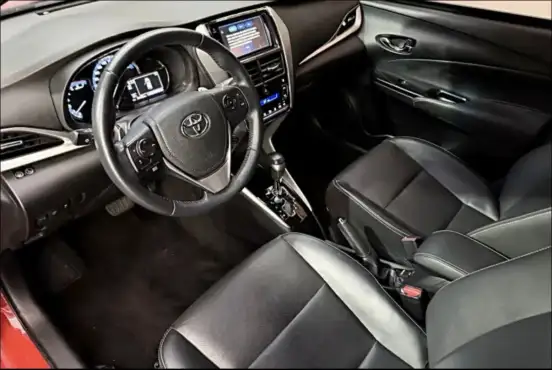TOYOTA-YARIS-2019