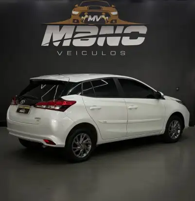 TOYOTA-YARIS-2022