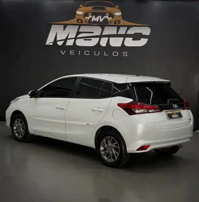 TOYOTA-YARIS-2022