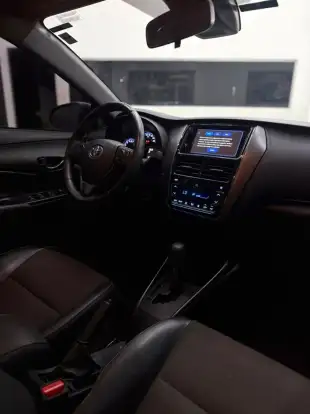 TOYOTA-YARIS-2022