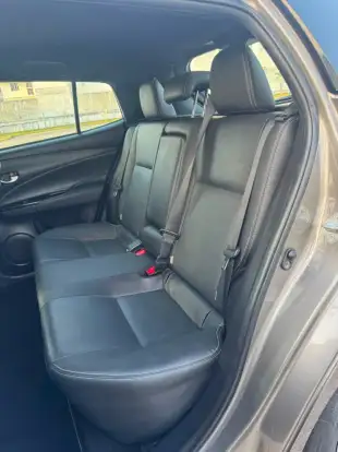 TOYOTA-YARIS-2019