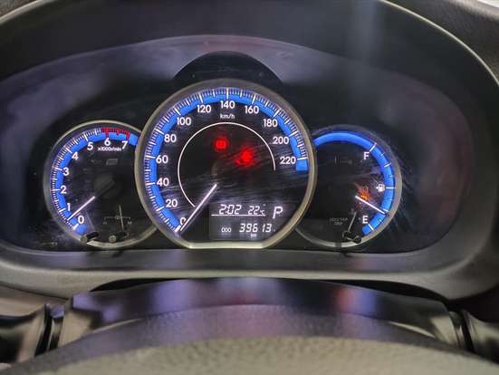 TOYOTA-YARIS-2019