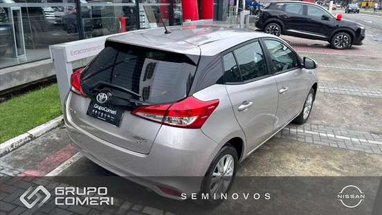 TOYOTA-YARIS-2018