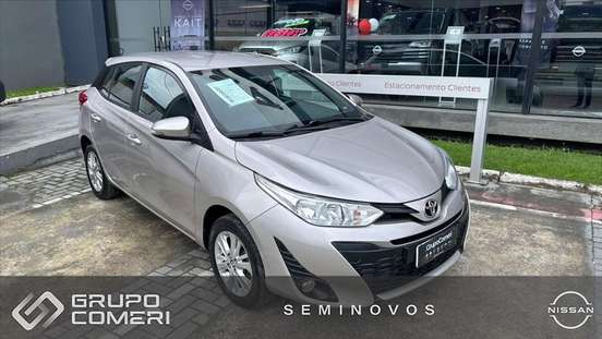 TOYOTA-YARIS-2018