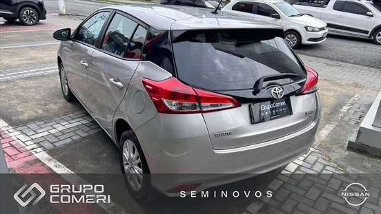 TOYOTA-YARIS-2018
