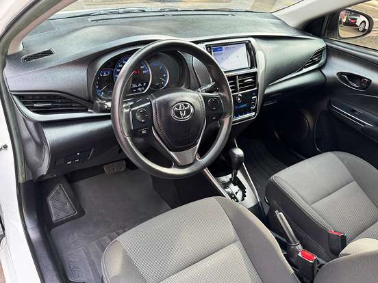 TOYOTA-YARIS-2023