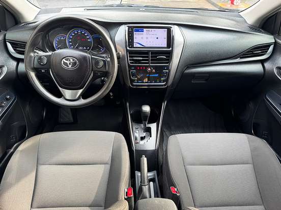 TOYOTA-YARIS-2023