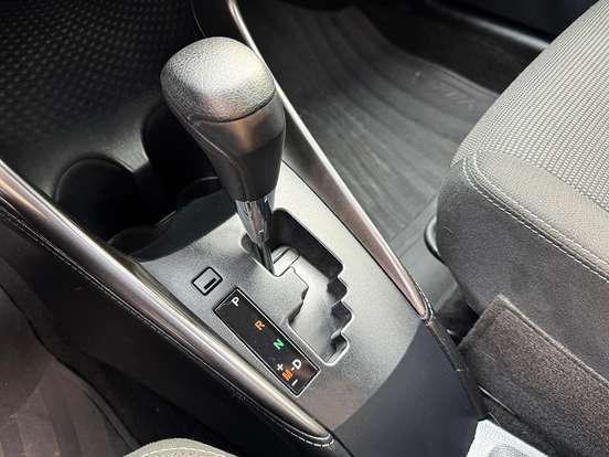 TOYOTA-YARIS-2023
