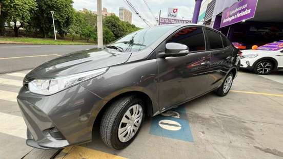 TOYOTA-YARIS-2024