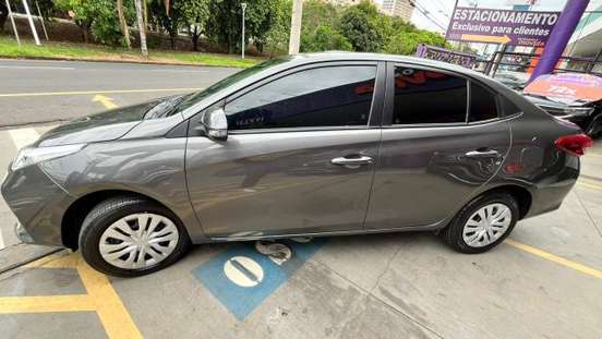 TOYOTA-YARIS-2024