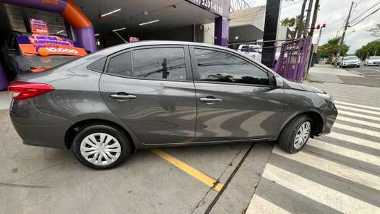 TOYOTA-YARIS-2024