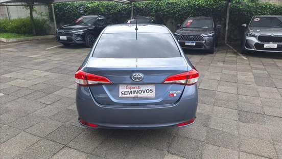 TOYOTA-YARIS-2023