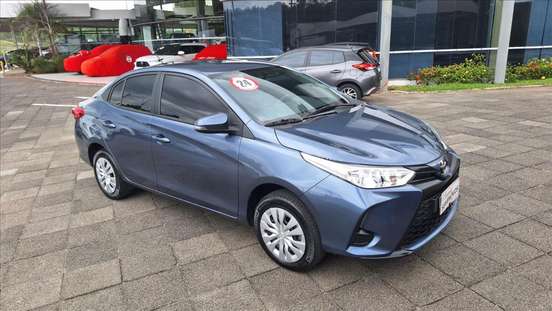 TOYOTA-YARIS-2023