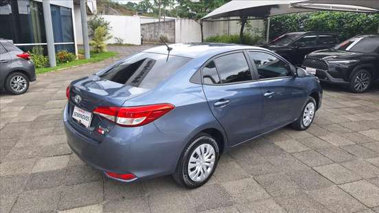 TOYOTA-YARIS-2023