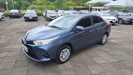 TOYOTA-YARIS-2023