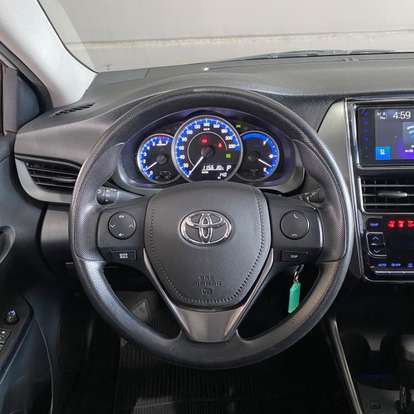 TOYOTA-YARIS-2024