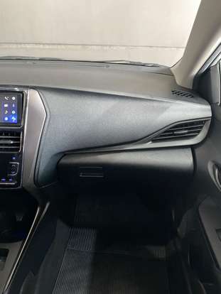 TOYOTA-YARIS-2024