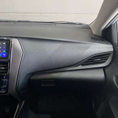 TOYOTA-YARIS-2024