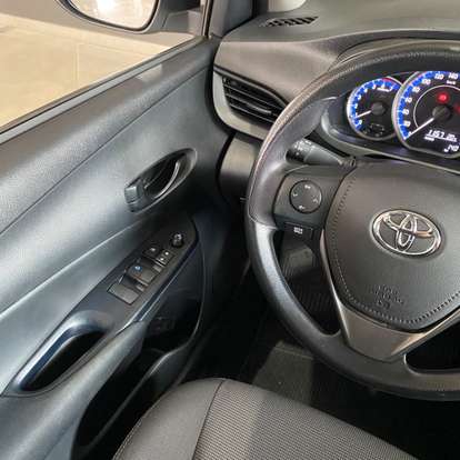 TOYOTA-YARIS-2024