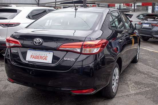 TOYOTA-YARIS-2024