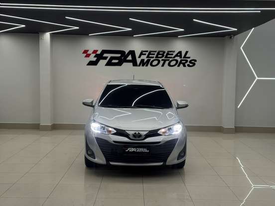 TOYOTA-YARIS-2019