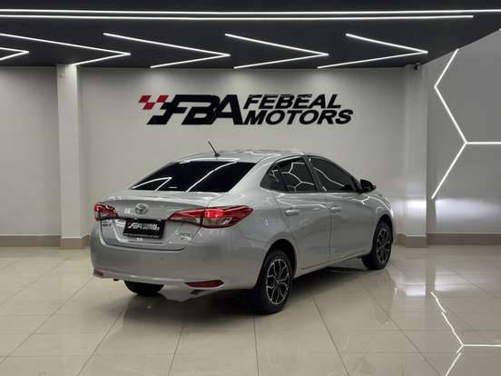 TOYOTA-YARIS-2019