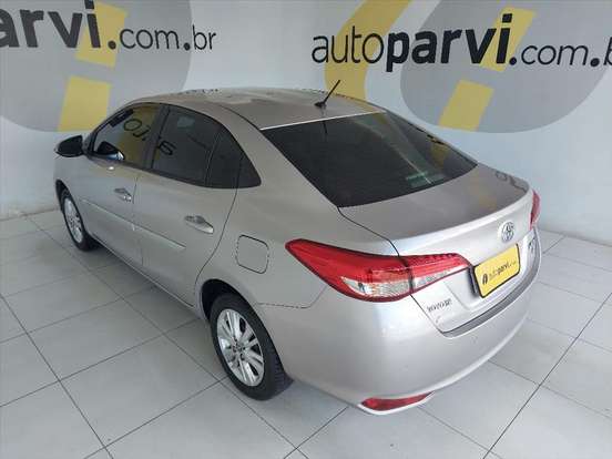 TOYOTA-YARIS-2019