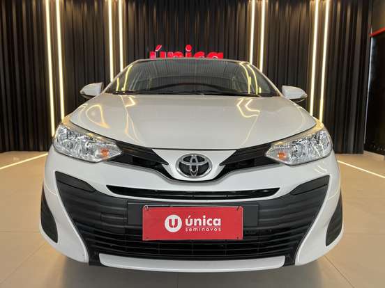 TOYOTA-YARIS-2020