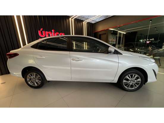 TOYOTA-YARIS-2020