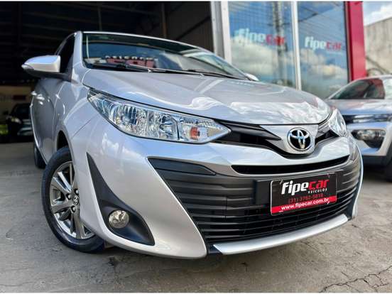TOYOTA-YARIS-2019
