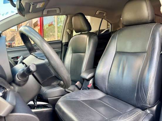 TOYOTA-YARIS-1.5 16V FLEX SEDAN XL PLUS TECH MULTIDRIVE TOYOTA-YARIS-2019