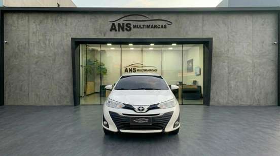 TOYOTA-YARIS-2018
