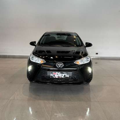 TOYOTA-YARIS-2023