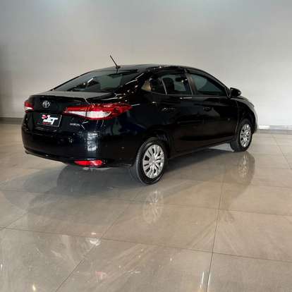 TOYOTA-YARIS-2023