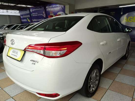 TOYOTA-YARIS-2022