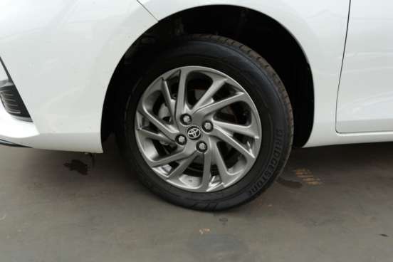 TOYOTA-YARIS-2024