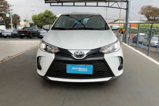 TOYOTA-YARIS-2024